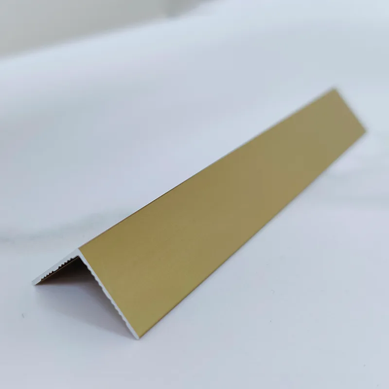 ตัดแต่งมุมขวา 90°